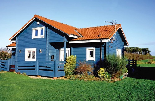 Hopton Cabin | 3 bedroom accommodation in Fritton