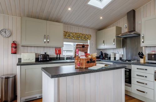Willington Cottage | 3 bedroom accommodation in Mercia Marina, Willington