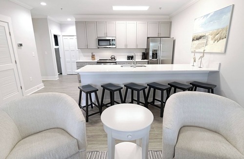 Bald Head Island Condo | 3 Bedroom Condo in Central Business District BHI- Deep Blue