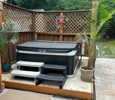 Wilmington House | 3 Bedroom Cozy Cottage with fenced in backyard and hot tub 4 miles to the beach