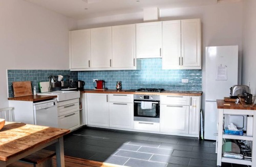 Bruntsfield Apartment | 3 Bedroom Flat Overlooking the Meadows Sleeps 5