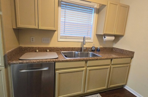 South View House | 3 Bedroom Home in charming Hope Mills w/WiFi, AC, Covered Patio, Grill, & Pool