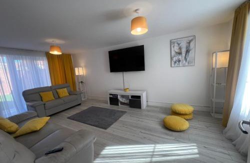 Ford House | 3 Bedroom House Accommodation near Goodwood