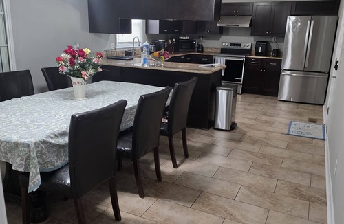 Westover House | 3-bedroom house in tranquil Fayetteville with AC for relaxing stays two