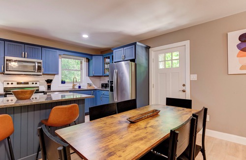 Hendersonville House | 3 Bedroom House in DuPont with Hot-tub, Sauna, and Game Room!