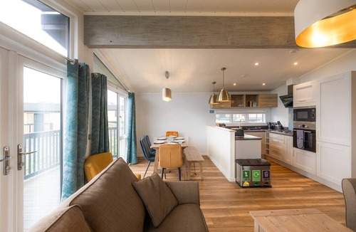 Newbridge Cabin | 3 Bedroom Lodge With Hot Tub