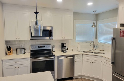 Ash House | 3-bedroom vacation home steps to North Myrtle Beach Beaches