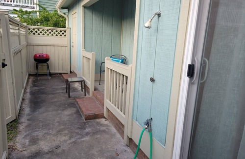 Ash House | 3-bedroom vacation home steps to North Myrtle Beach Beaches
