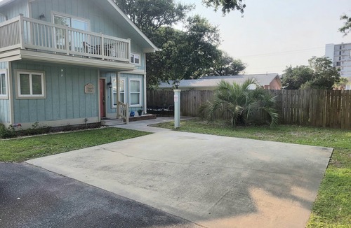 Ash House | 3-bedroom vacation home steps to North Myrtle Beach Beaches