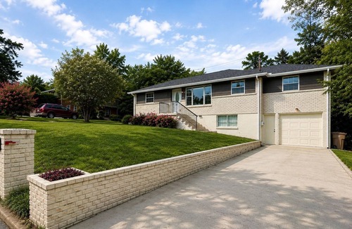 Parkwood Estates House | 3 BR, 1 Bath single family HOUSE. 10-15 min from attractions-airport