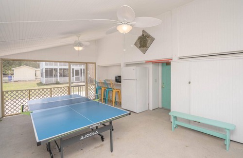 Yaupon Beach House | 3 BR, 2BA beach home located just two blocks from the beach - Accidentally Ours