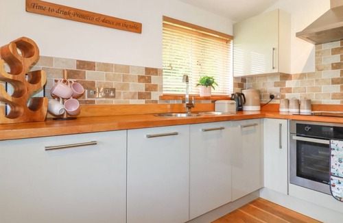 Looe Cabin | 3 Lake View Lanreath, Cornwall