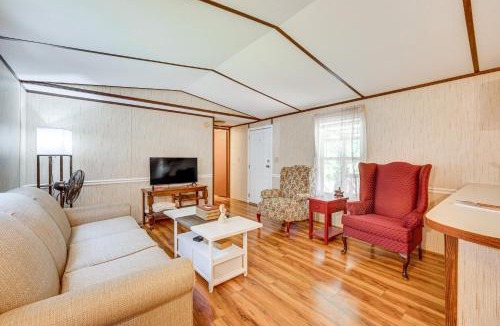 New London House | 3 Mi to Badin Lake Quiet New London Retreat