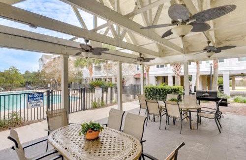 Charleston House | 3 Mi to Folly Beach: Condo w/Pool Access!