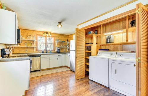 Stokes Cabin | 3 Mi to Hanging Rock State Park: Outdoor Haven!