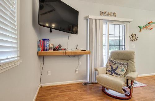 Hampstead House | 3 Mi to ICW Coastal Carolina Home with Pool Access