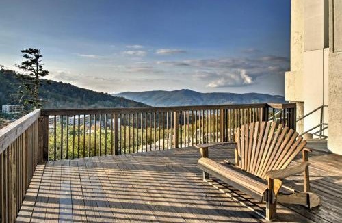 Sugar Mountain Apartment | 3 Mi to Sugar Mtn Slopes! Condo with Hot Tub and Pool