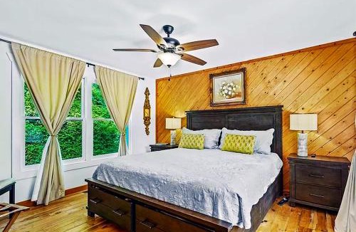 Mirror Lake House | 3 minutes to posh Downtown or majestic Dry Falls