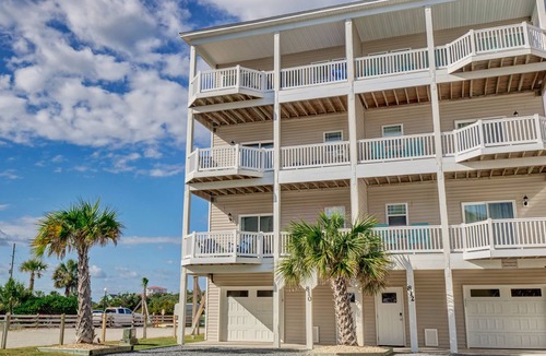 North Topsail Beach House | 3 Night Minimum - Elevator, Hot Tub, Community Pool!