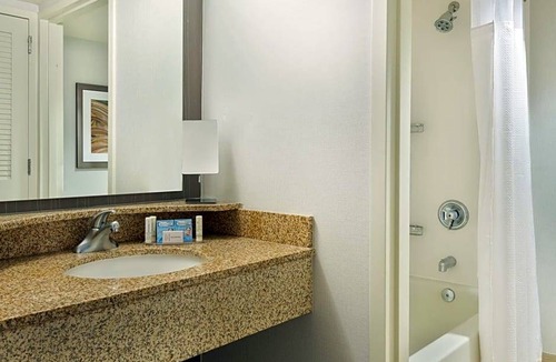 Asheville Hotel | 3-Star Hotel ∙ Courtyard Asheville