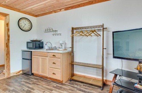 Norfork House | 3 Studio Suites! White River Cabin Compound