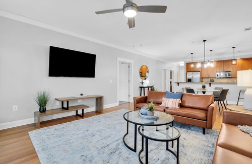 Old West Broad Neighborhood House | 3 Suites | Walkable Historic District Location | The Juliette by AvantStay