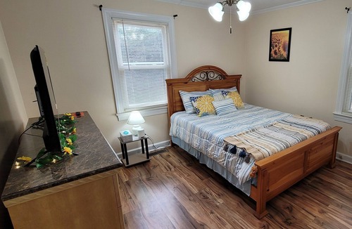 Kinston House | 3 Sunflower Serenity Retreat 3 bedroom 1.5 bathroom, kitchen, laundry and shed