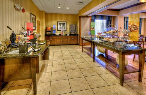 Roanoke Rapids Hotel | 30 m² Hotel ∙ 127 guests