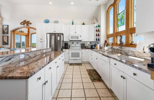 Carova Beach House | 30% off 8/23-30 or 8/30-9/6 weeks! 4WD needed, private pool & great ocean views!