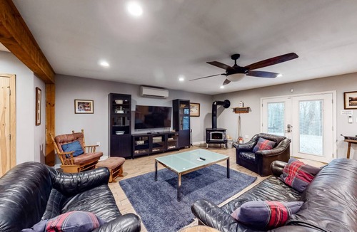 Hendersonville House | 301 m² House ∙ 4 bedrooms ∙ 12 guests