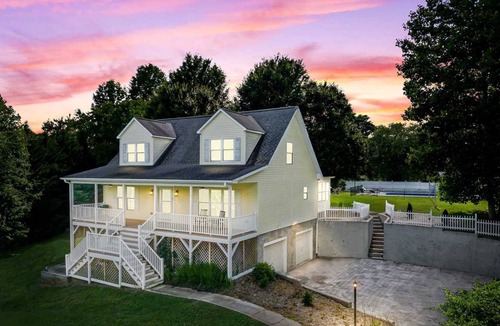 Fletcher House | 302 m² House ∙ 4 bedrooms ∙ 11 guests