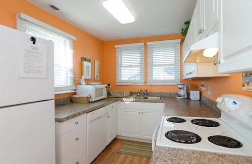 North Carolina Coast House | 30s Oceanfront Beach Cottage Blocks to Pier