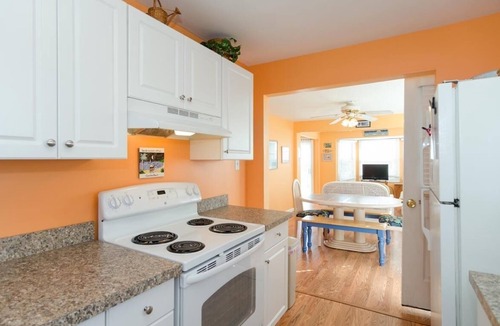 North Carolina Coast House | 30s Oceanfront Beach Cottage Blocks to Pier
