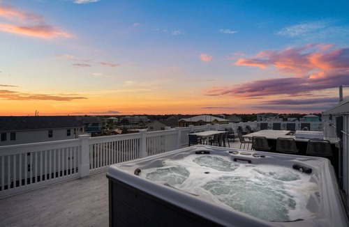 North Carolina Coast House | 316 m² Maisonette ∙ 4 bedrooms ∙ 12 guests