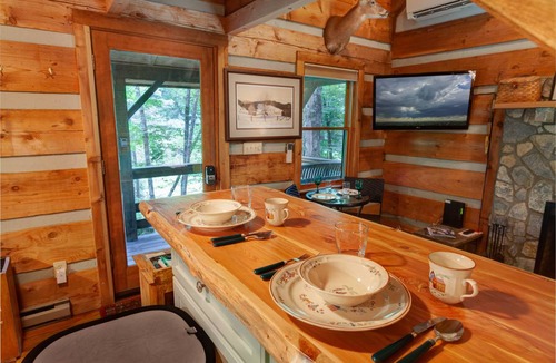 Sugar Grove Cabin | 32 m² Cabin ∙ 1 bedroom ∙ 4 guests