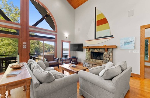 Sherrills Ford House | 320 m² House ∙ 5 bedrooms ∙ 14 guests