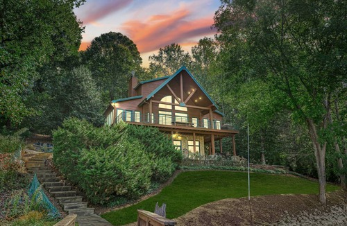 Sherrills Ford House | 320 m² House ∙ 5 bedrooms ∙ 14 guests