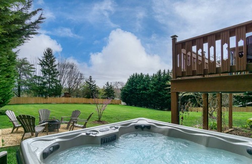 Asheville House | 325 m² House ∙ 5 bedrooms ∙ 12 guests