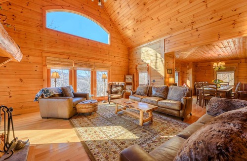 Boone Cabin | 328 m² Cabin ∙ 3 bedrooms ∙ 8 guests