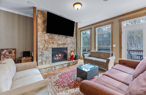 Hot Springs House | 330 m² House ∙ 6 bedrooms ∙ 13 guests