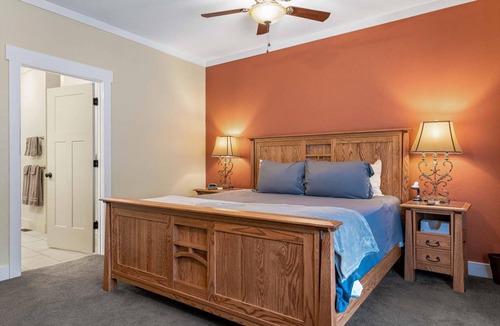 Hot Springs House | 330 m² House ∙ 6 bedrooms ∙ 13 guests
