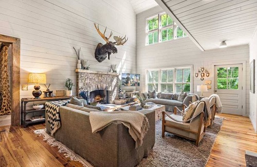 Frank Cabin | 335 m² Cabin ∙ 6 bedrooms ∙ 22 guests