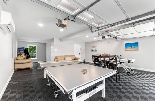 Mayhew House | 343 m² House ∙ 5 bedrooms ∙ 16 guests