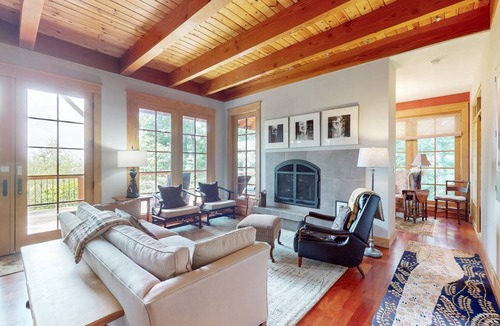 Skyland House | 351 m² House ∙ 5 bedrooms ∙ 19 guests