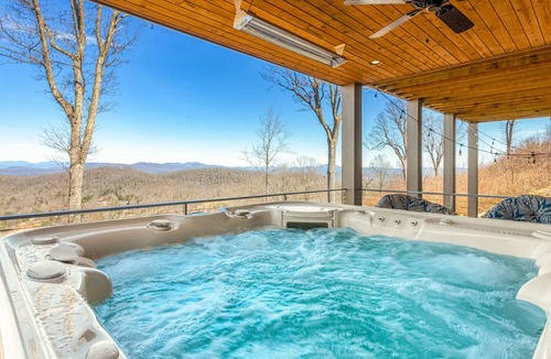 Laurel Park House | 355 m² House ∙ 3 bedrooms ∙ 8 guests