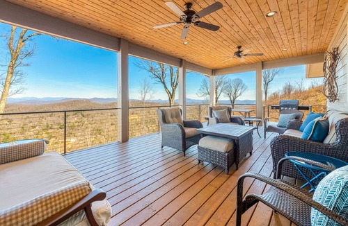Laurel Park House | 355 m² House ∙ 3 bedrooms ∙ 8 guests