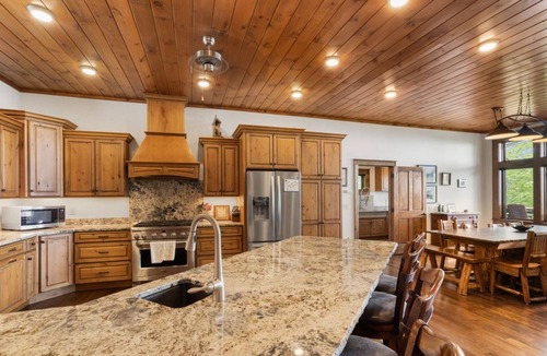 Beech Mountain Cabin | 358 m² Cabin ∙ 5 bedrooms ∙ 12 guests