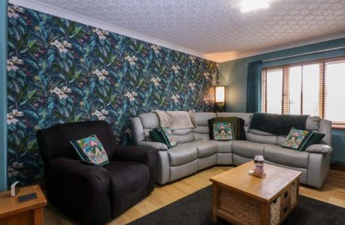 Holyhead House | 36 Cae Rhos