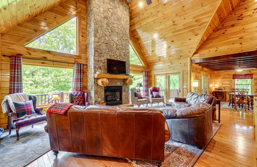 Burnsville House | 362 m² House ∙ 5 bedrooms ∙ 14 guests
