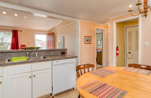 Kill Devil Hills House | 364 - Heart of the Island - Close to the Beach and Wright Brothers Memorial!